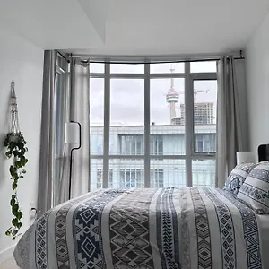 Stylish 2 Bedrooms W/ Awesome View & Parking , Toronto Canada